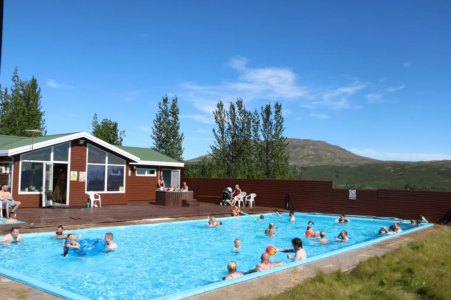 Sundlaugin Úthlíð